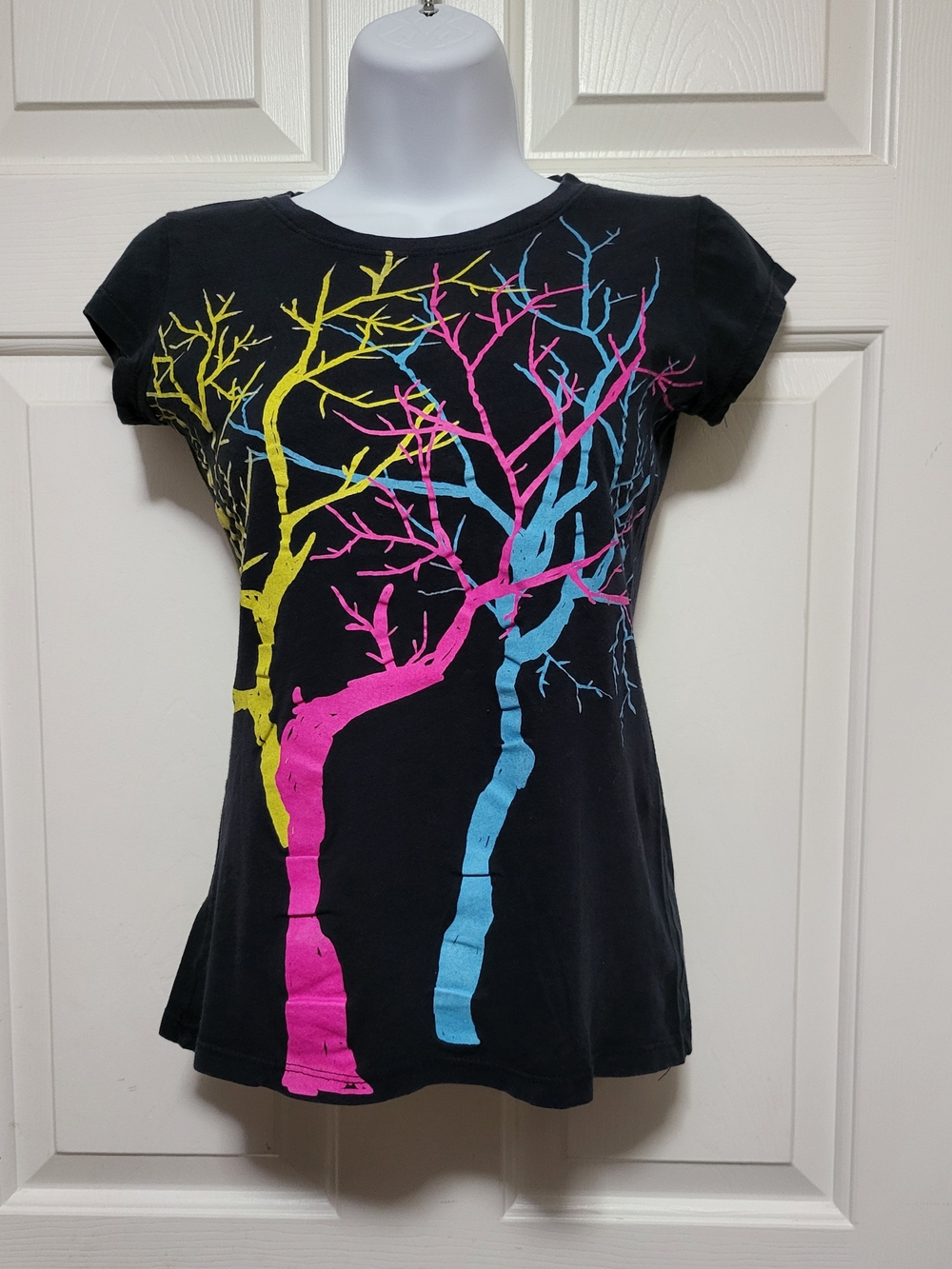 Black Short-Sleeve Women's Tee with Pink, Blue & Yellow Tree Print